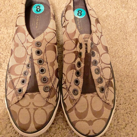 Size 8 COACH laceless tennis shoes - Picture 2 of 2